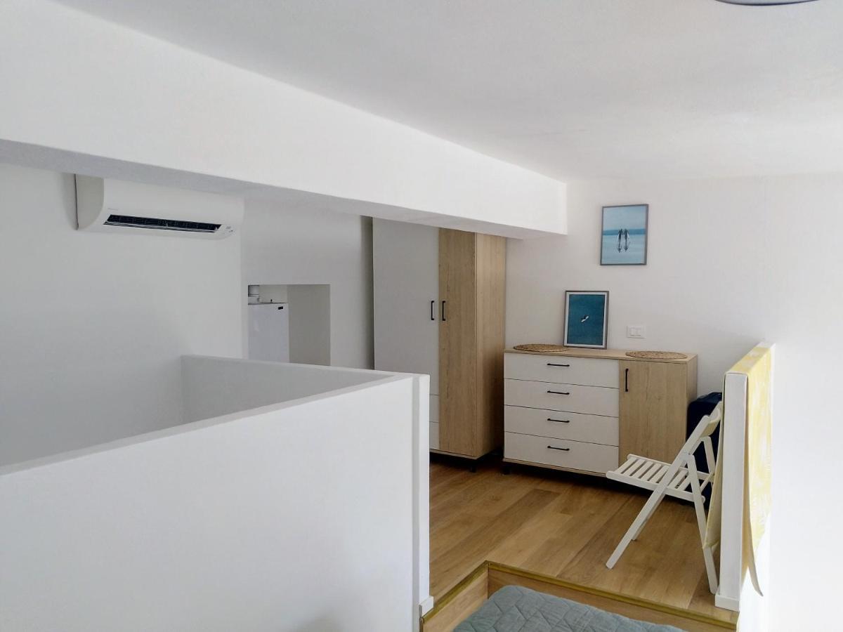 Апартаменты Mini Loft Lido With Own Sunny & Private Garden Венеция-Лидо Экстерьер фото